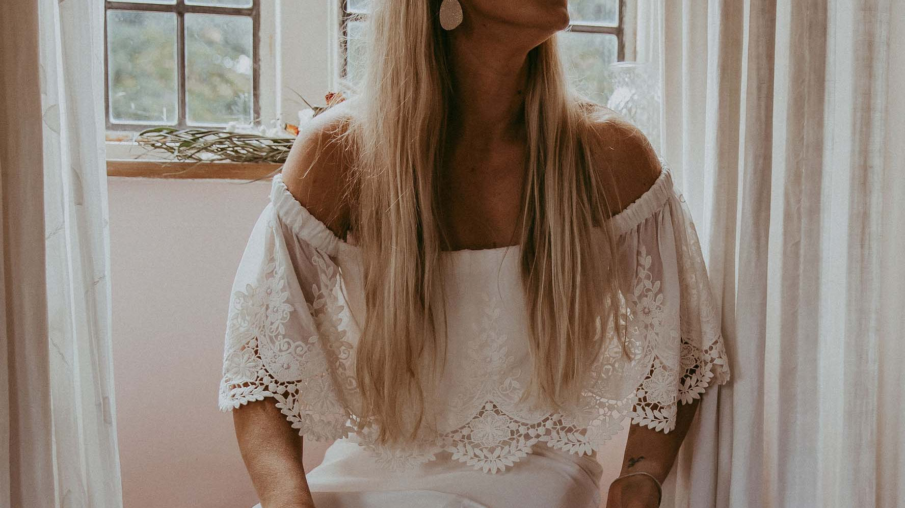 Beautiful Bridal Clutch Bags & Jewellery