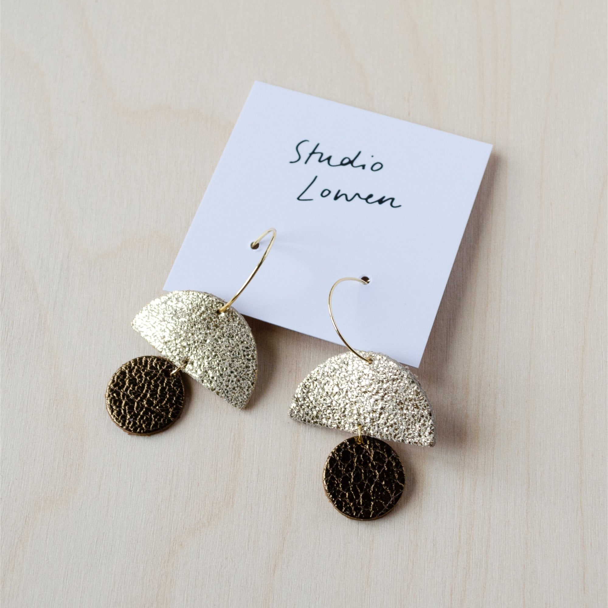 Sunrise hoop earrings in bronze leather