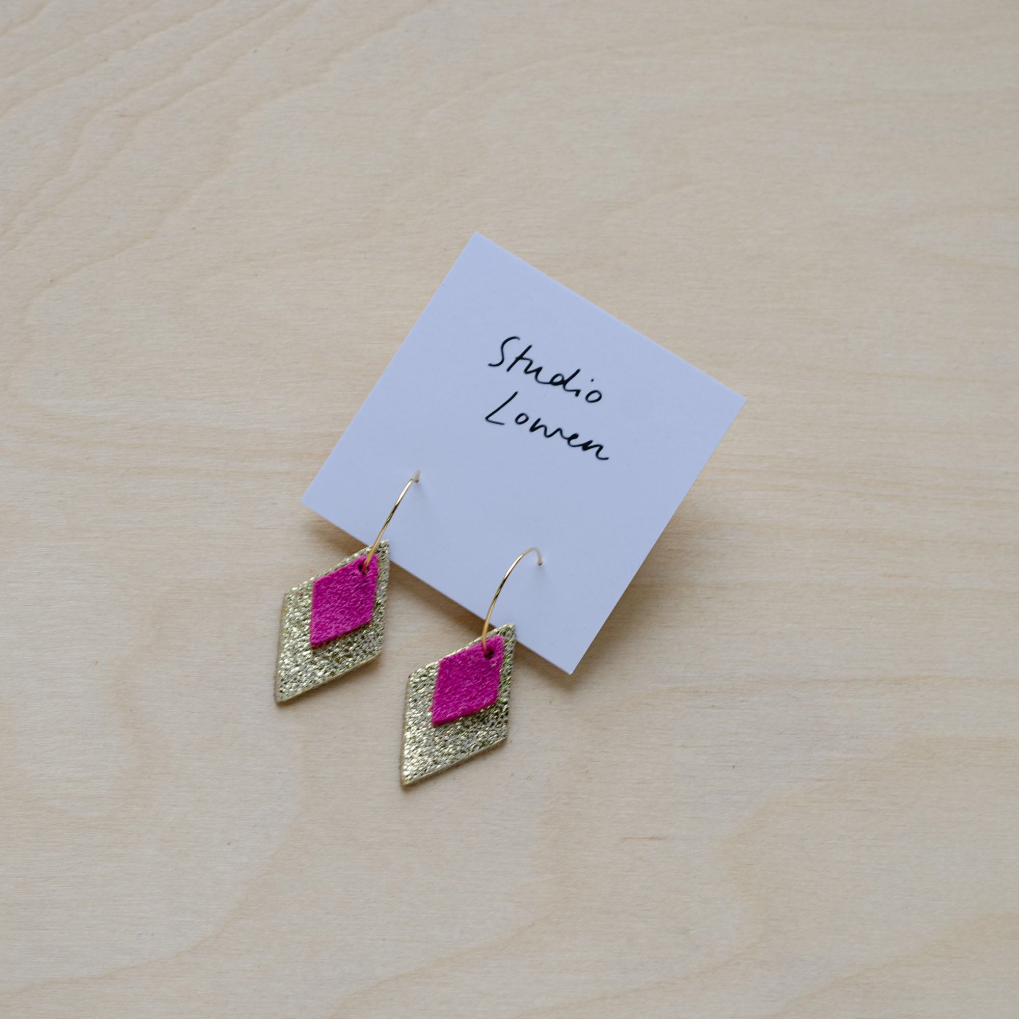 Bea Hoop Earrings in Fuchsia Pink