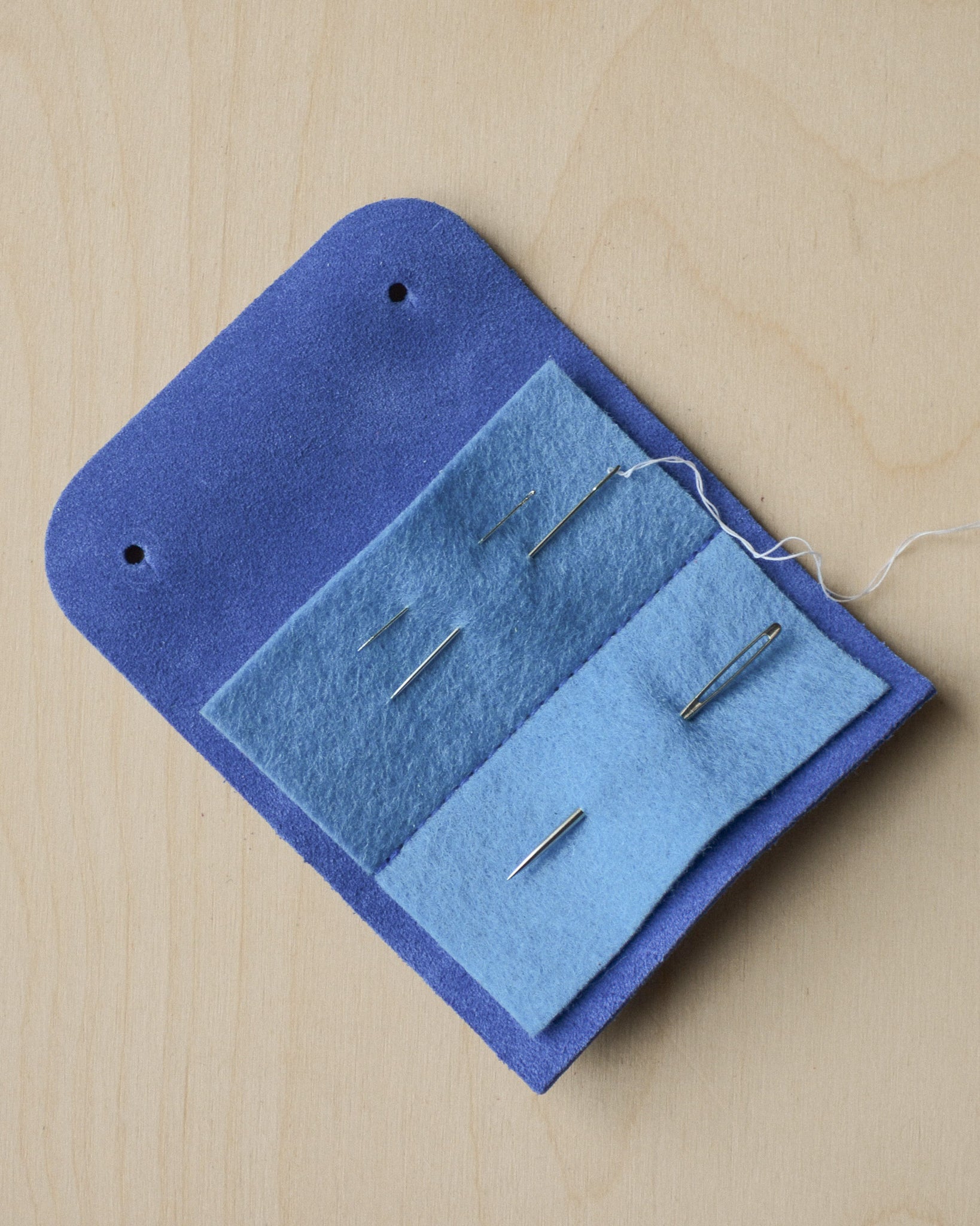 Open sewing needle case