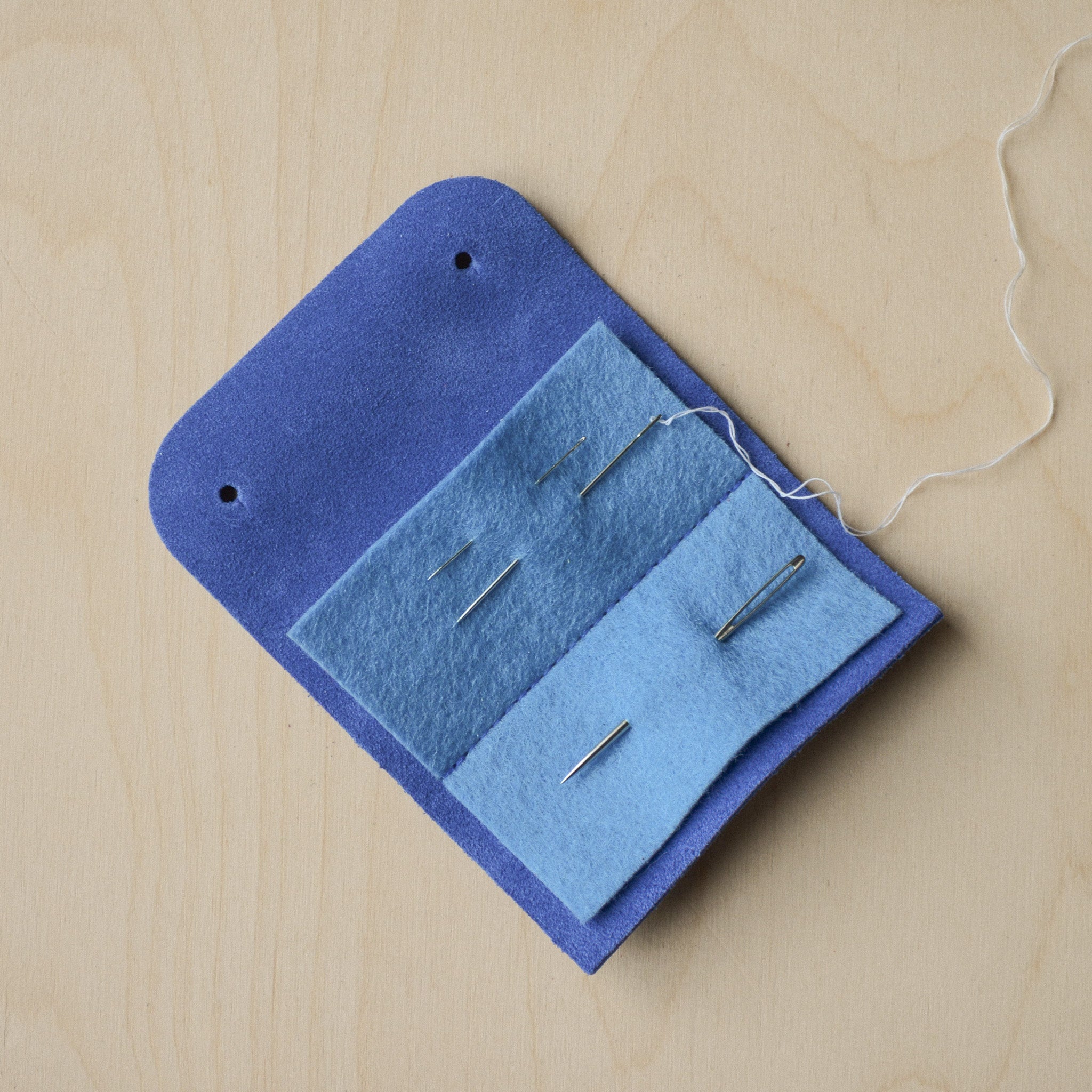 Open sewing needle case