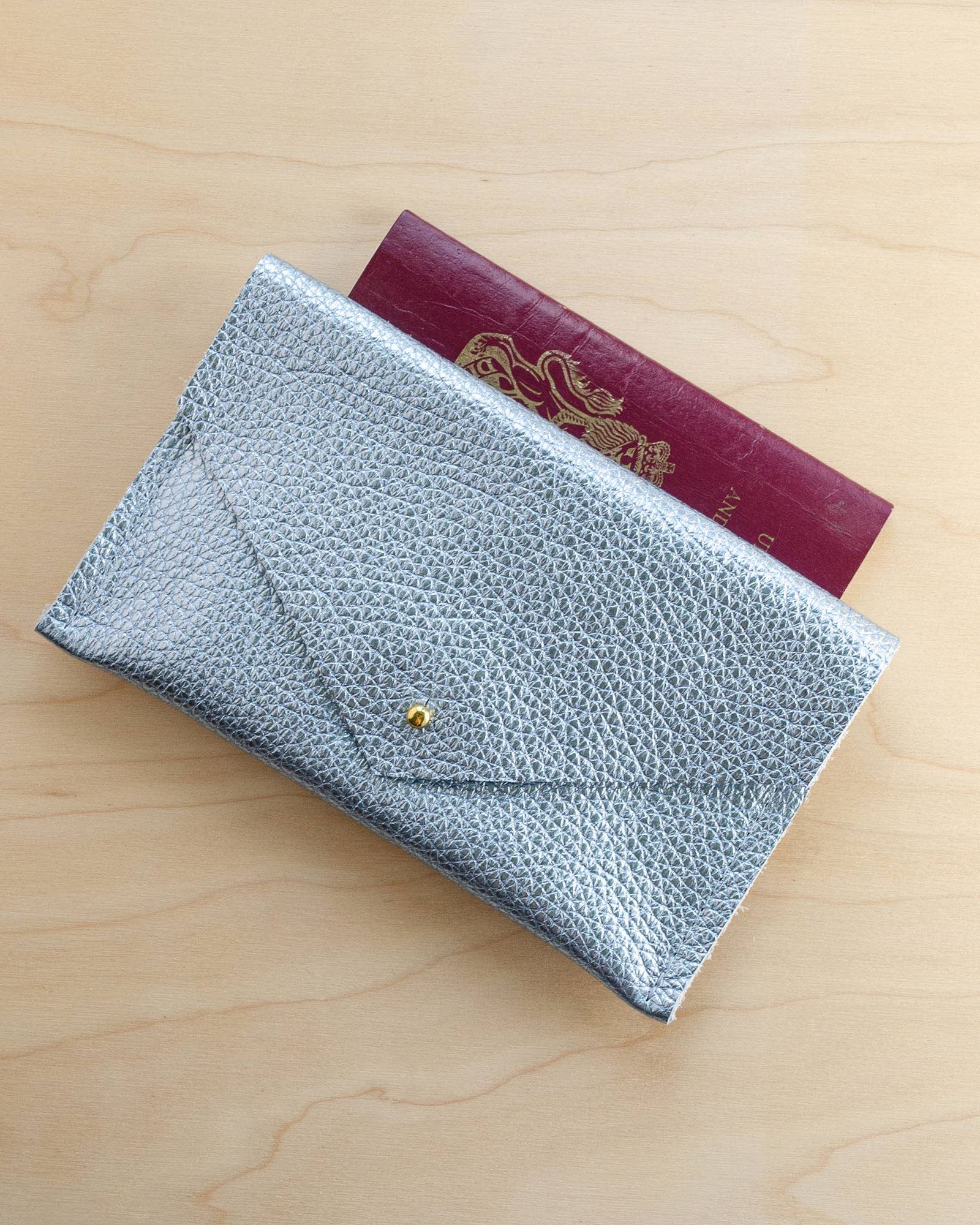 Leather Everyday Purse in Metallic Diamond.