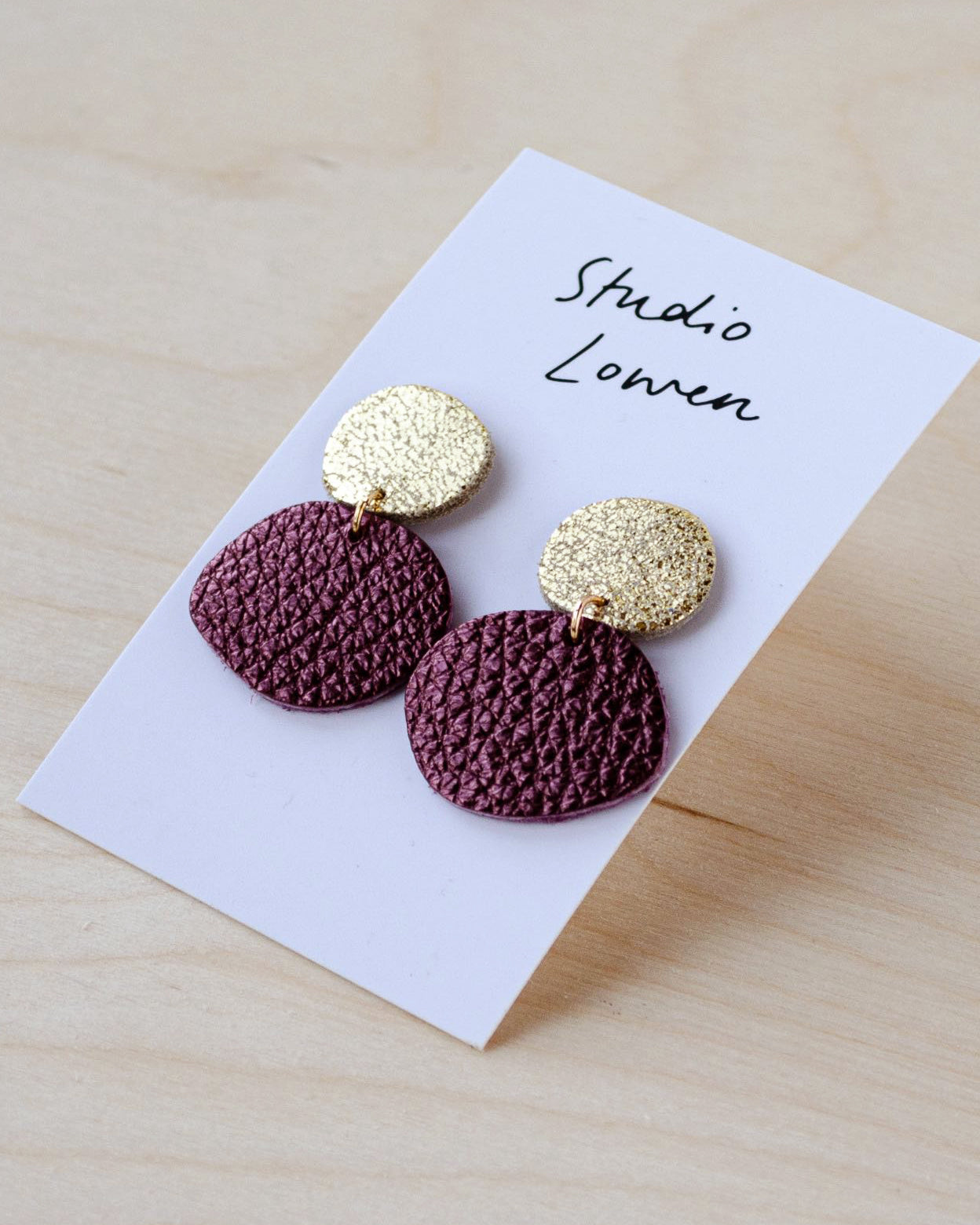 Bili Pop Earrings in Metallic Berry