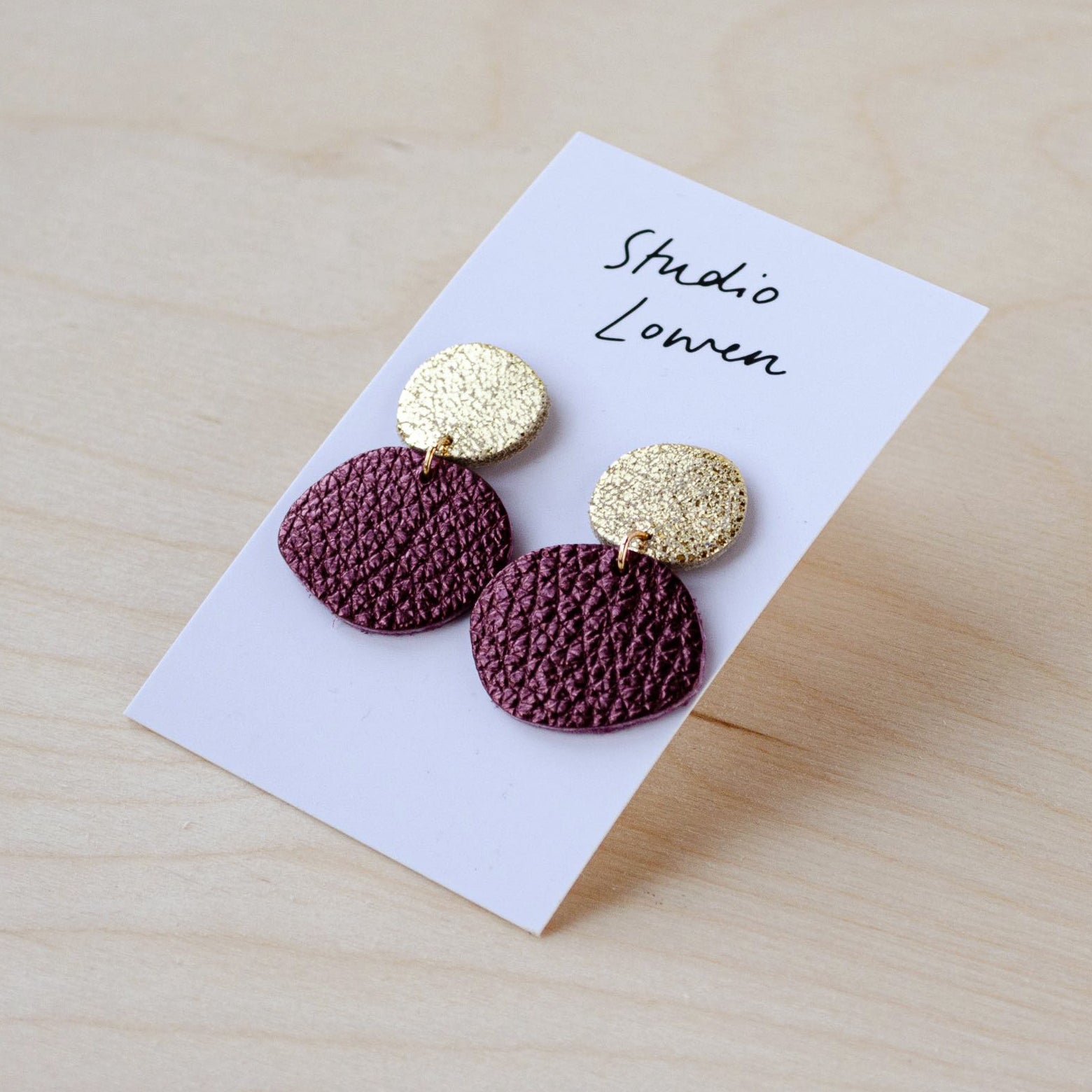 Bili Pop Earrings in Metallic Berry