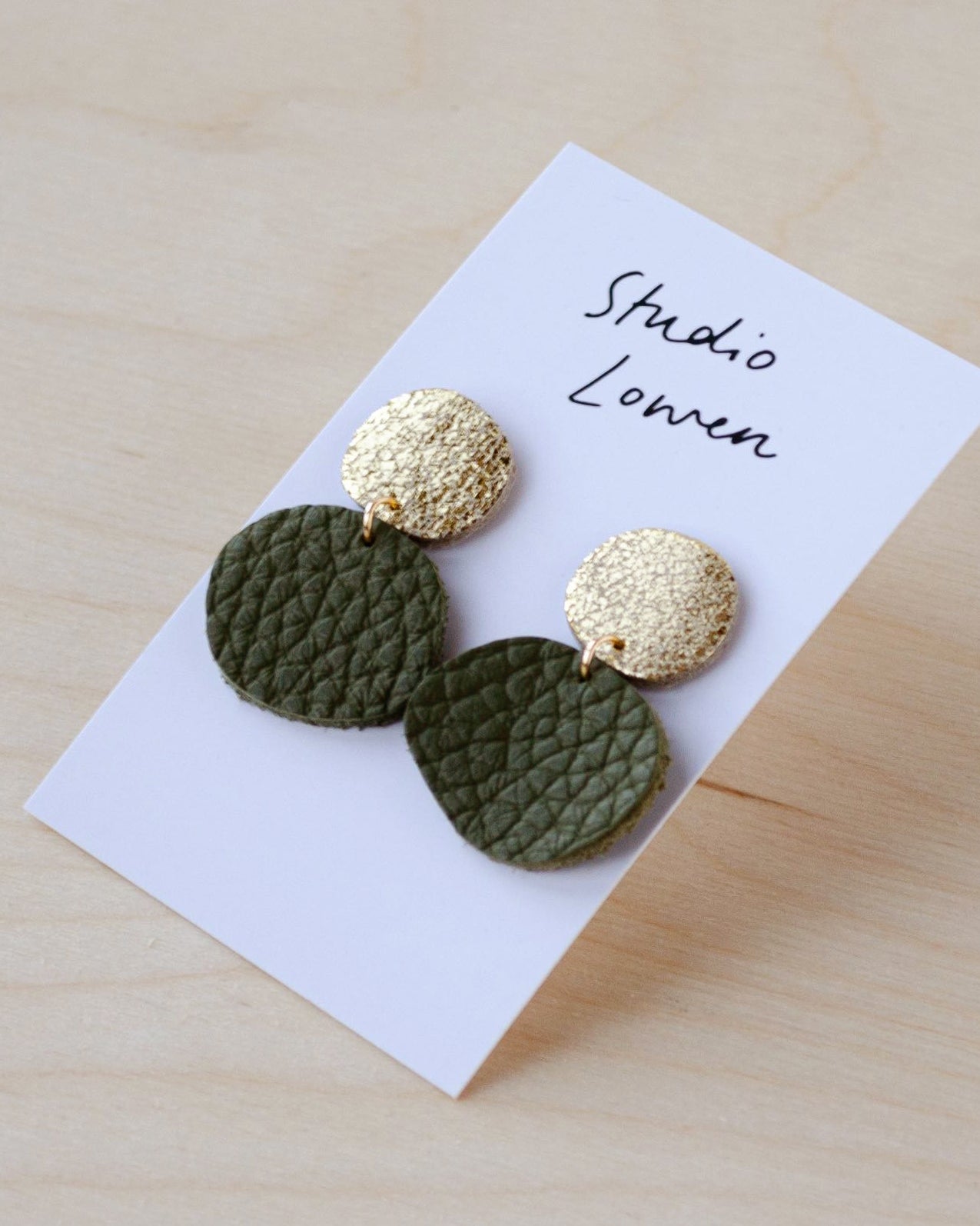 Bili Pop earrings in Olive Green leather