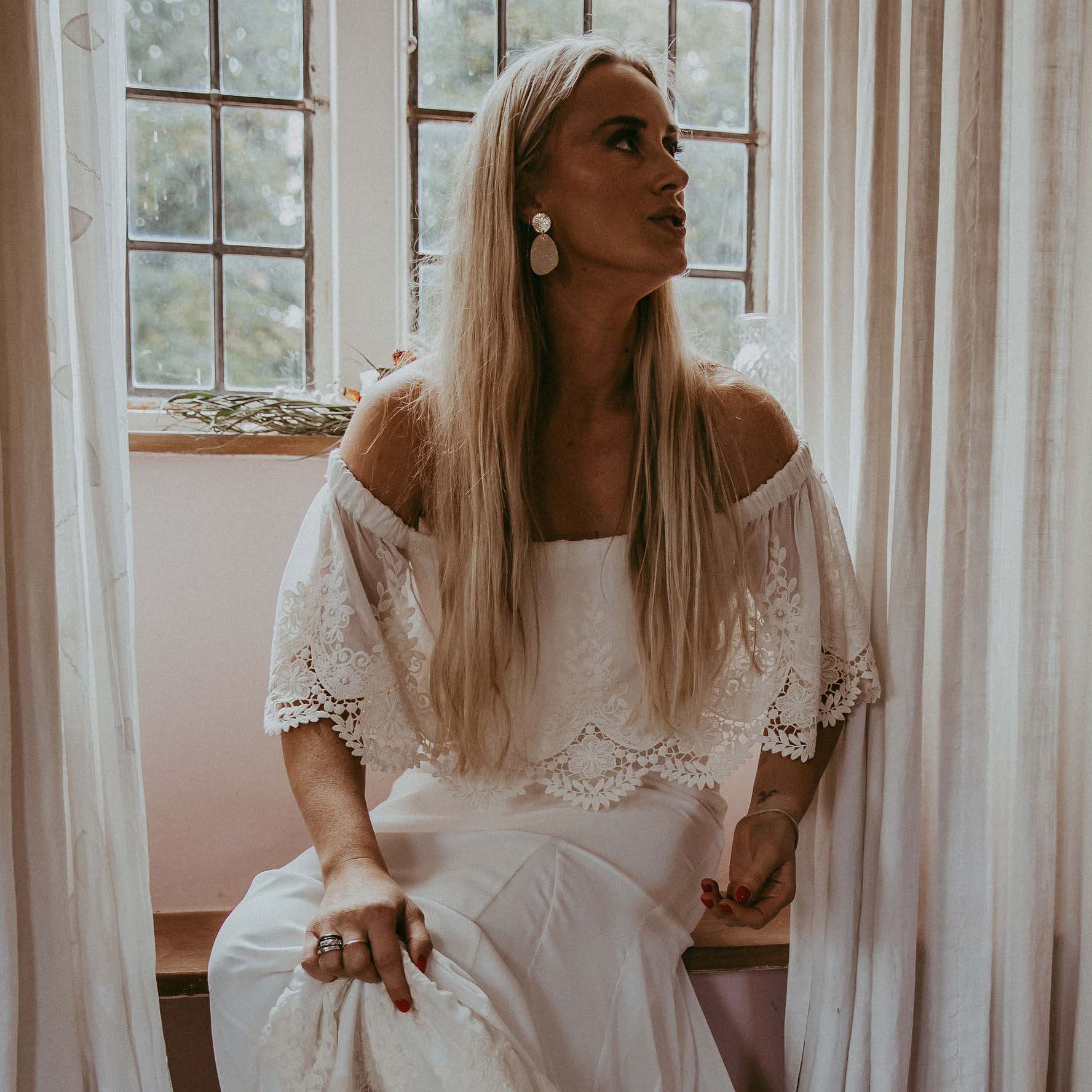 Beautiful Bridal Clutch Bags & Jewellery