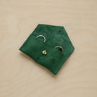 Couples ring pouch in suede, moss green.