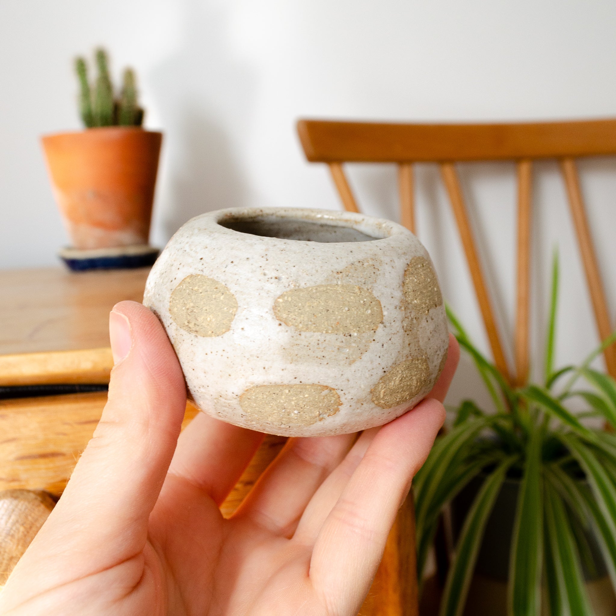 Wobble Crank Stoneware Pot – Studio Lowen