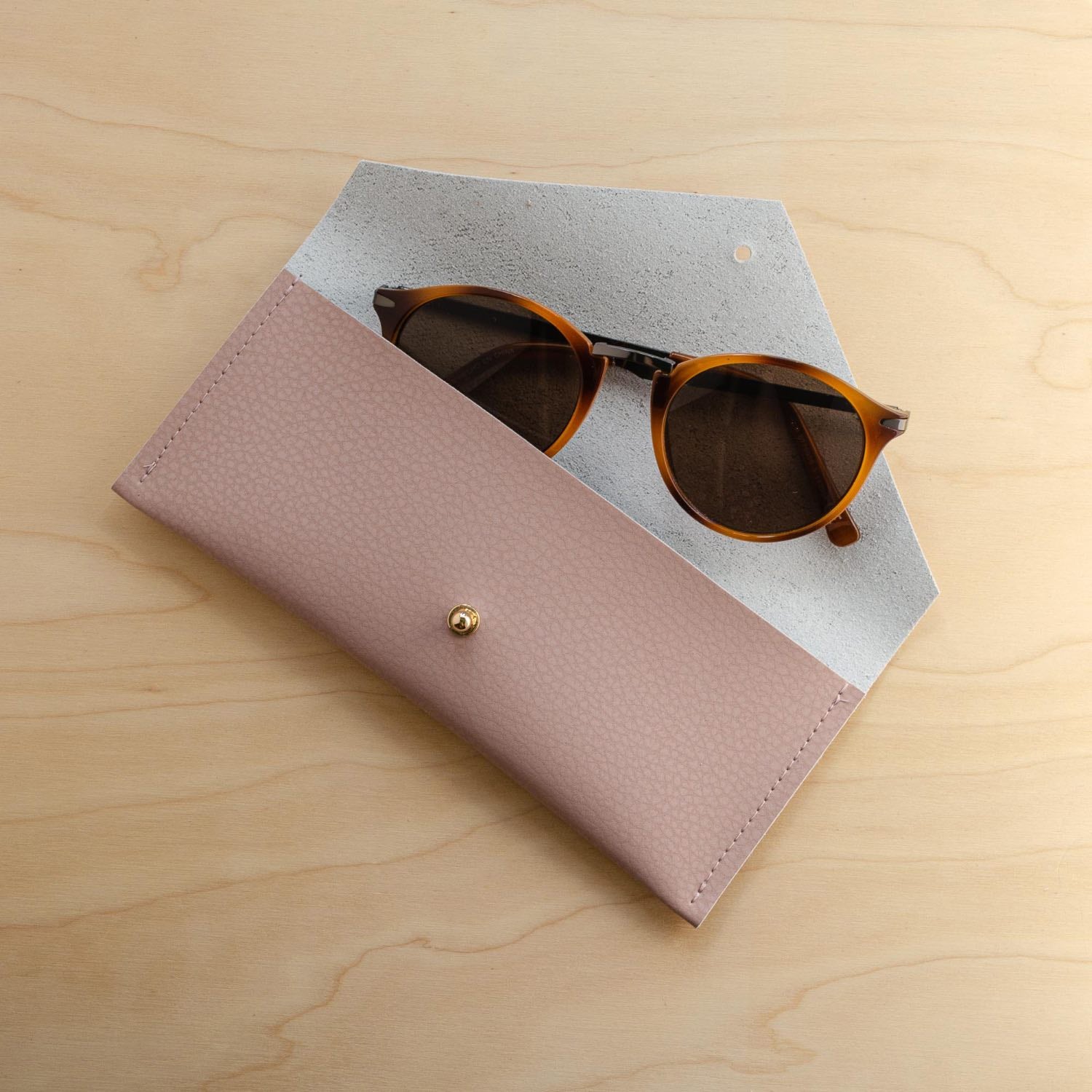 Recycled Leather Glasses Case – Studio Lowen